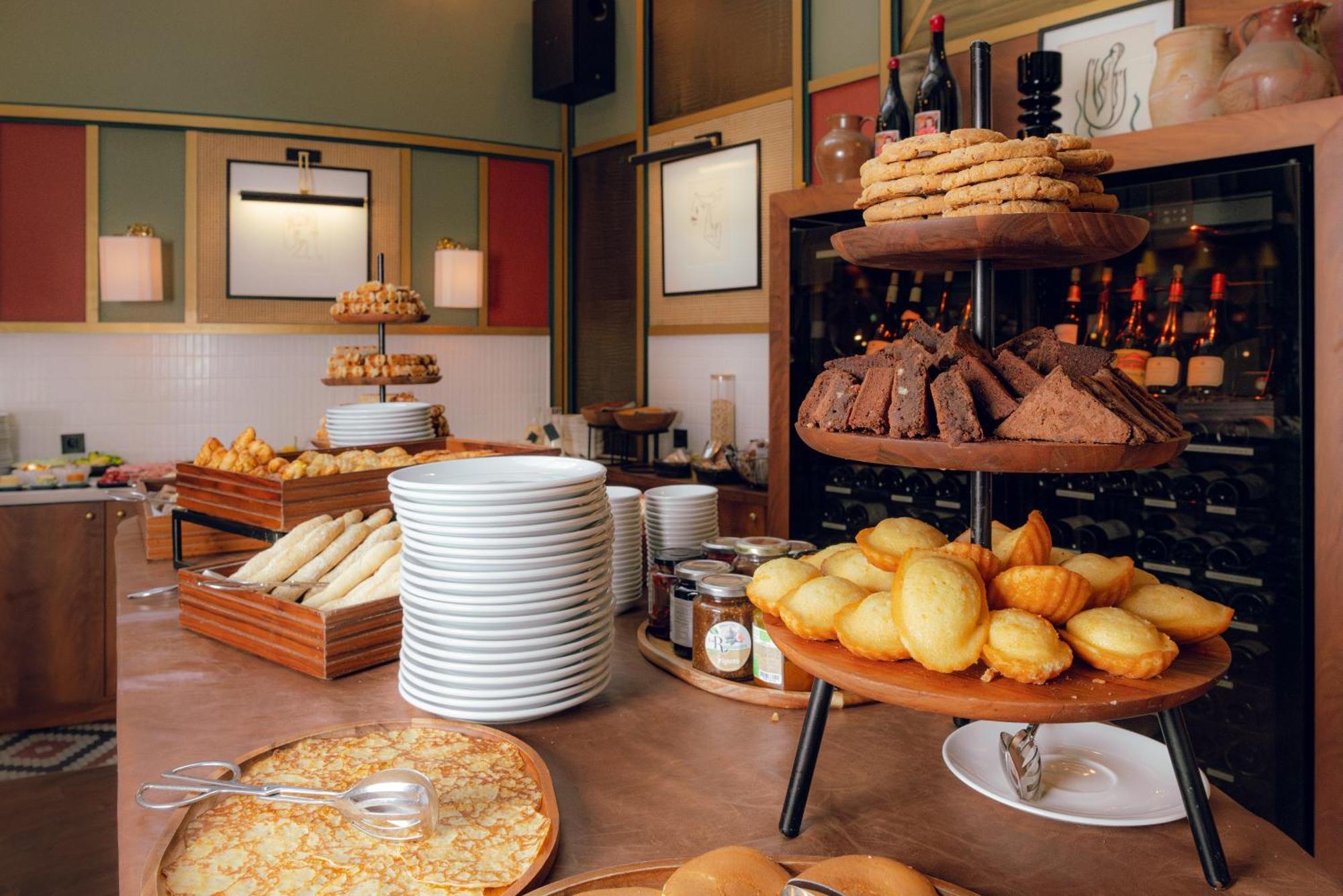 Nest Paris La Defense - Mgallery Puteaux Luaran gambar A typical buffet