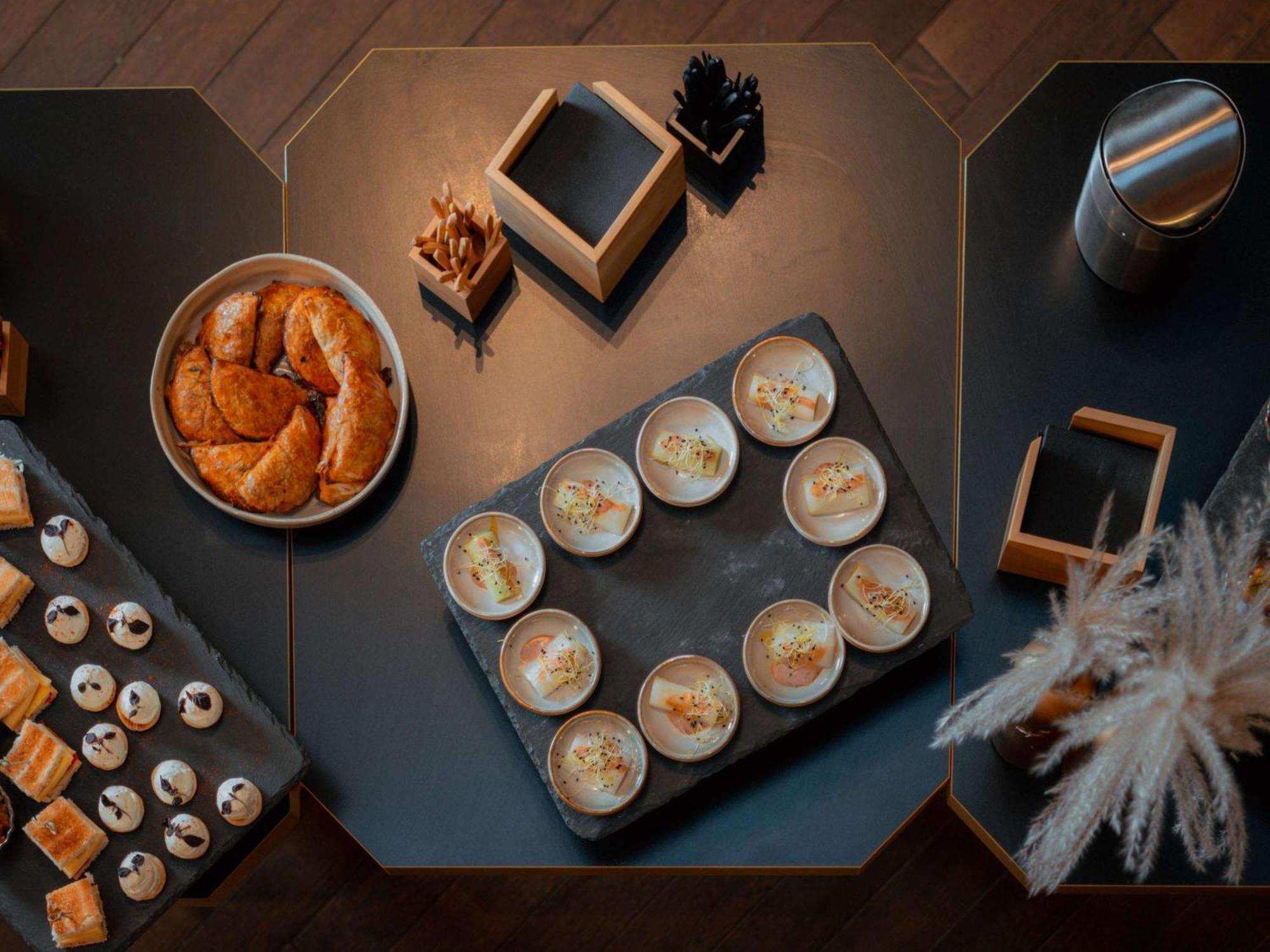 Nest Paris La Defense - Mgallery Puteaux Luaran gambar A selection of dishes at the restaurant